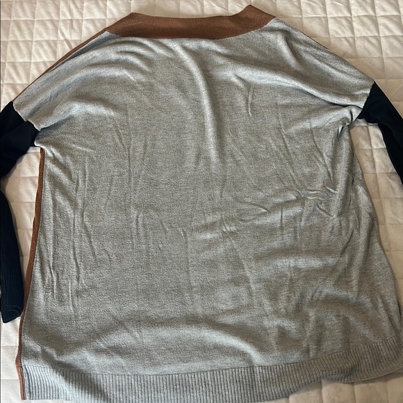 Apt. 9 V-Neck Sweater in Brown and Black - Picture 3 of 4
